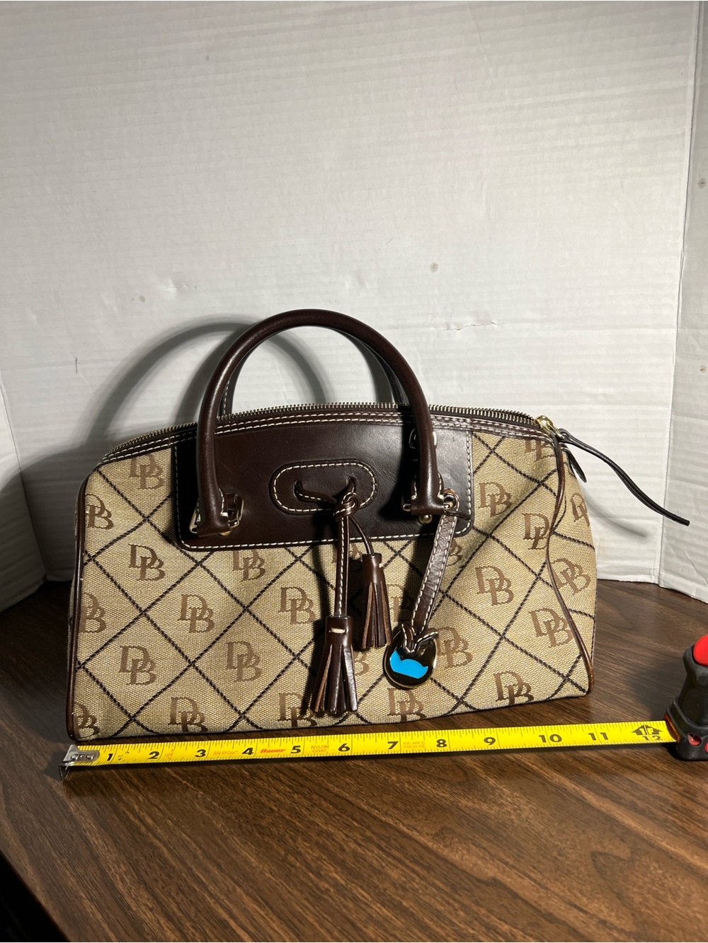 Dooney & Bourke /Handbag - Picture 2 of 4